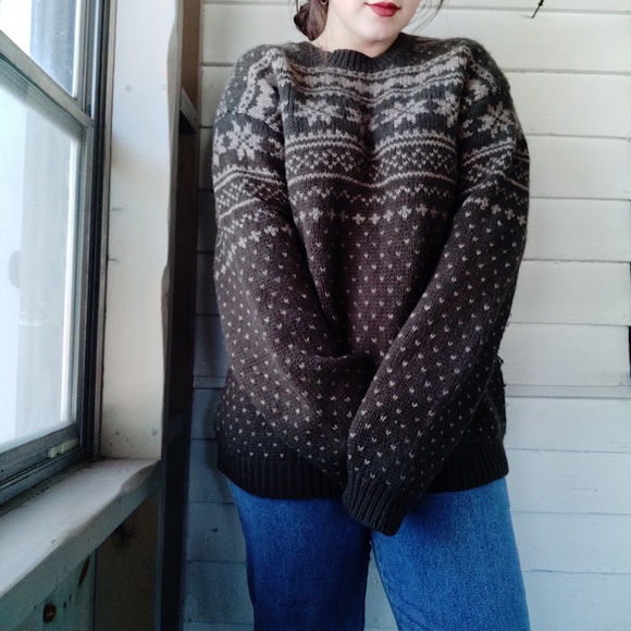 100% WOOL DARK GREEN HOLIDAY SWEATER - Picture 1 of 7